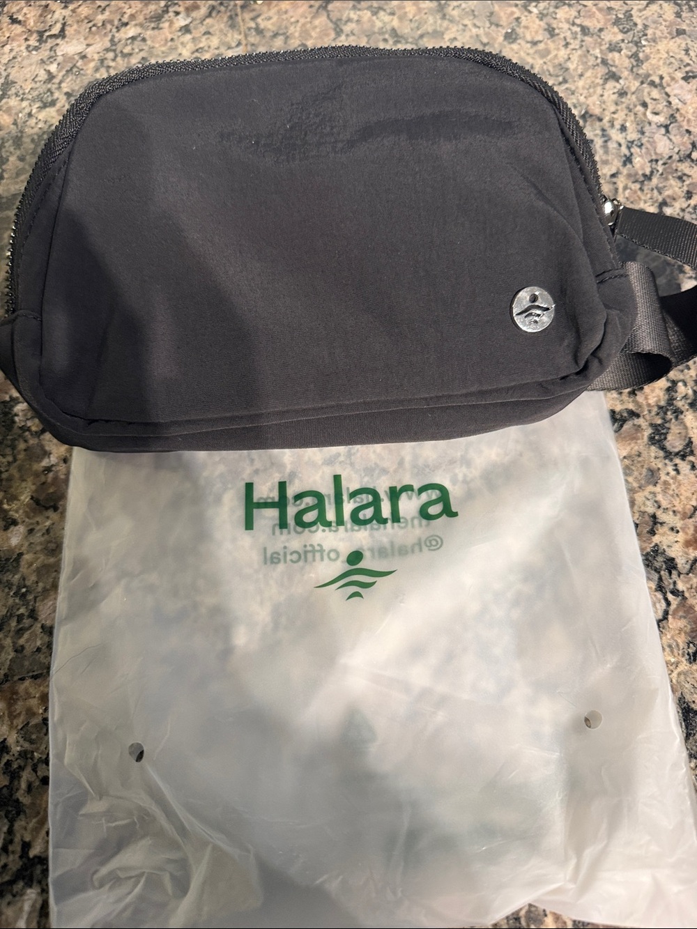 HALARA Black Men's Belt Bag with Subtle Logo